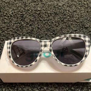 Goodr Runway glasses